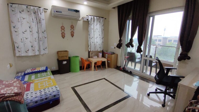 Bedroom, sector 21c 4 Bedroom 350 Sq.Yd. Builder Floor In Sector 21c Faridabad 9190943