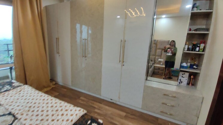 Room, sector 21c 4 Bedroom 350 Sq.Yd. Builder Floor In Sector 21c Faridabad 9190943