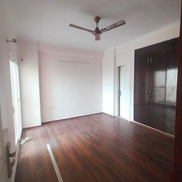 Master Bedroom in 2.5 BHK Apartment at Gardenia Golf City, Noida Central – for Rent