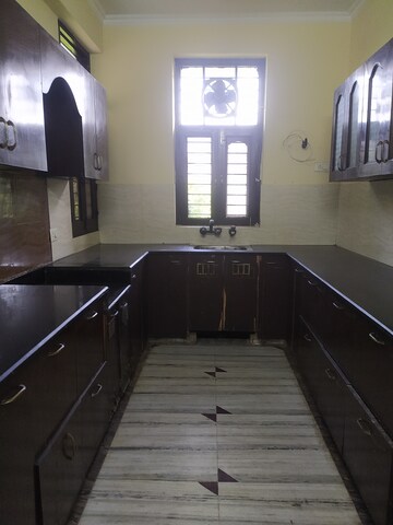 Kitchen in 2 BHK Builder Floor at Gardenia Glory, Sector 46 – for Rent