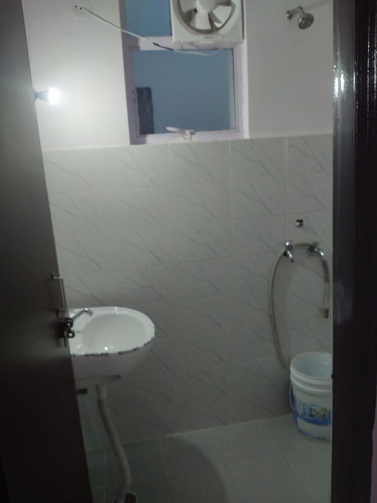 Bathroom, ninex-rmg-residency 2 Bedroom 700 Sq.Ft. Apartment In Sector 37c Gurgaon 9190983