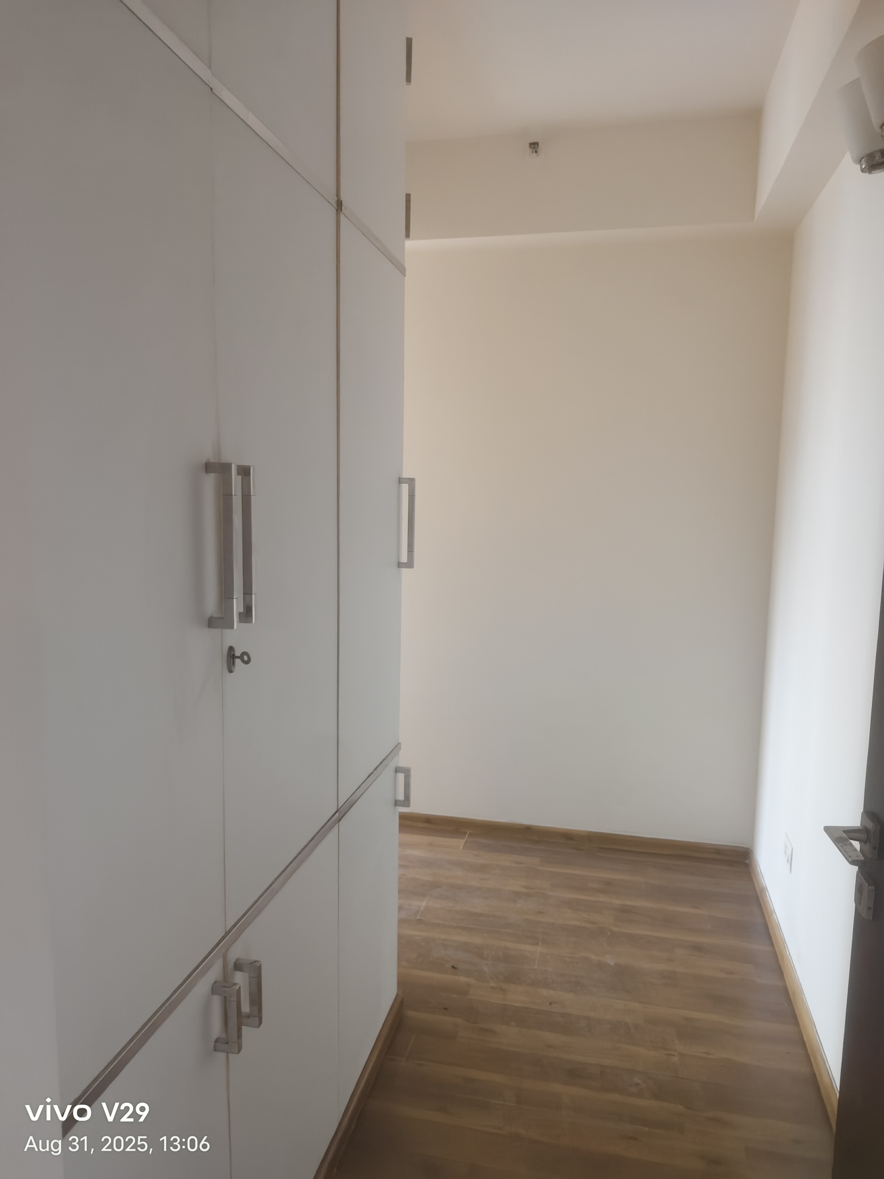 3 BHK + Servant Room Apartment For Rent in Conscient Heritage One