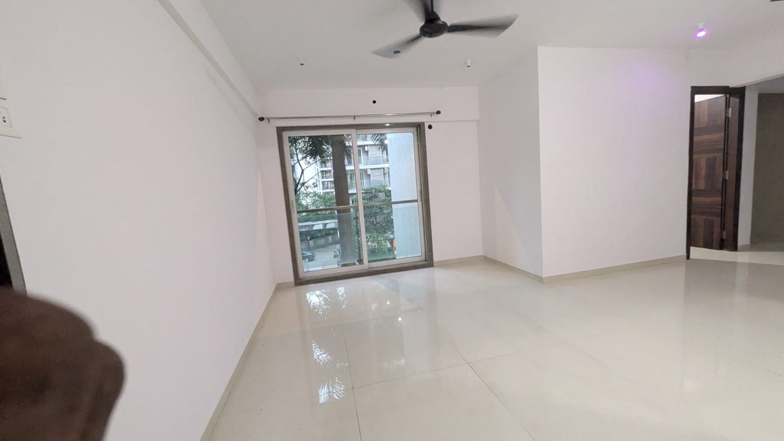 2 BHK + Extra Room Apartment For Rent in Sheth Avalon