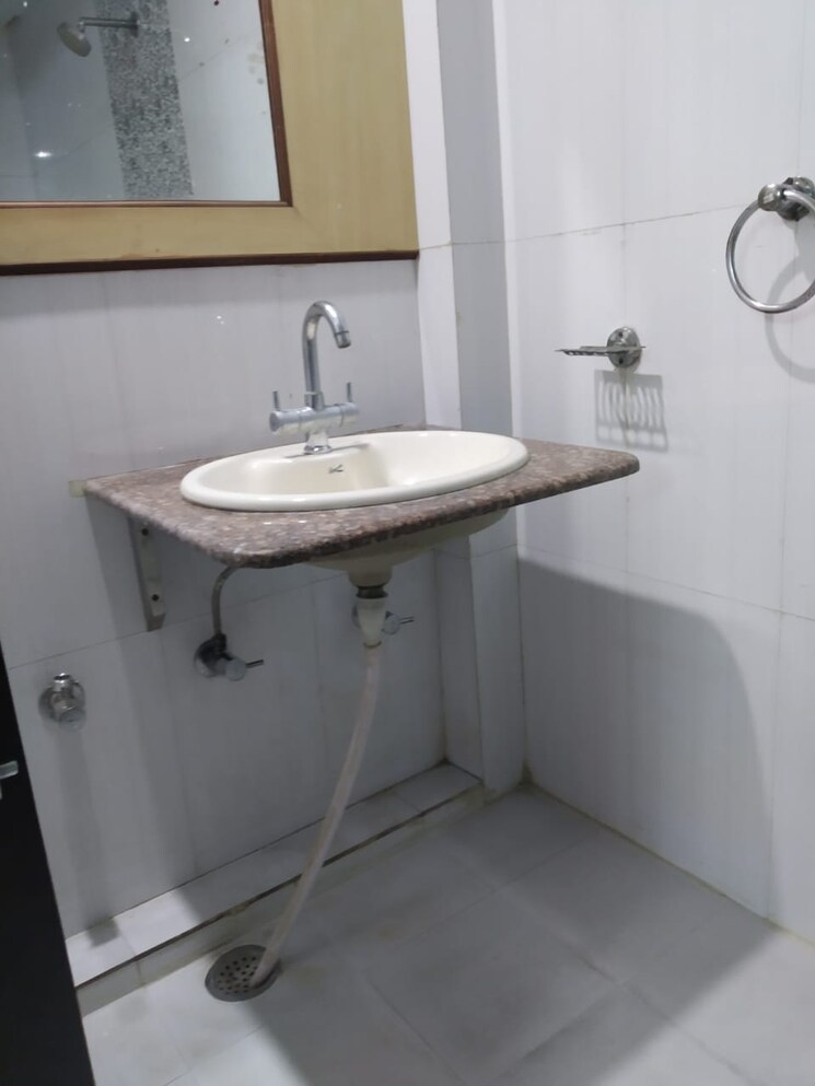 Bathroom, gomti nagar 2 Bedroom 1200 Sq.Ft. Independent House In Gomti Nagar Lucknow 9191087