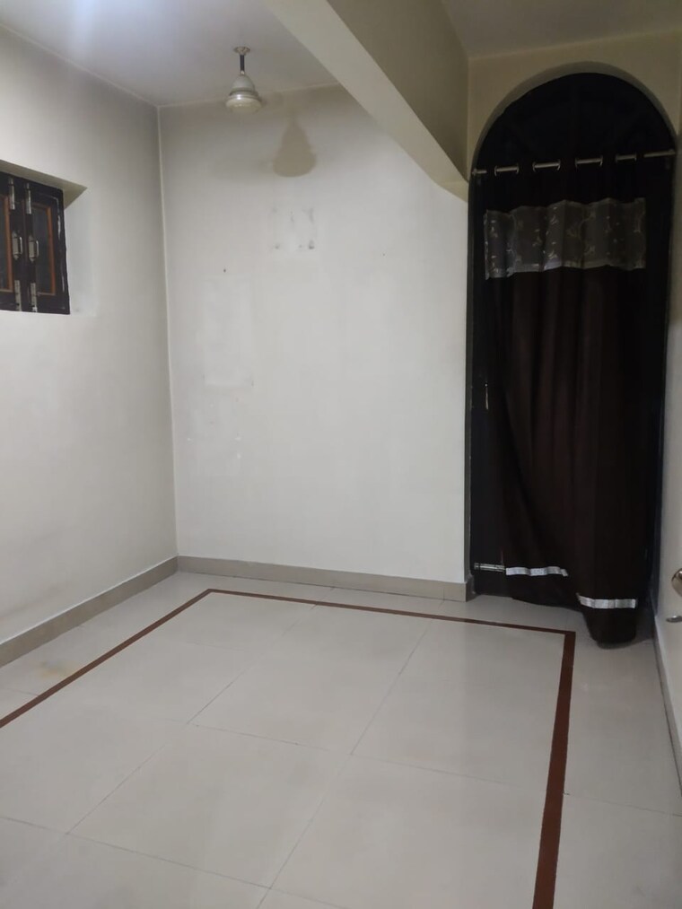 Room, gomti nagar 2 Bedroom 1200 Sq.Ft. Independent House In Gomti Nagar Lucknow 9191087