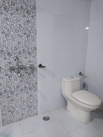 Bathroom in 2 BHK Independent House at Gomti Nagar – for Rent