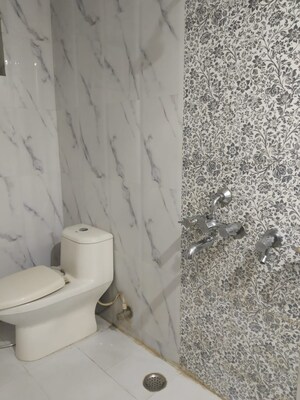 Bathroom in 2 BHK Independent House at Gomti Nagar – for Rent