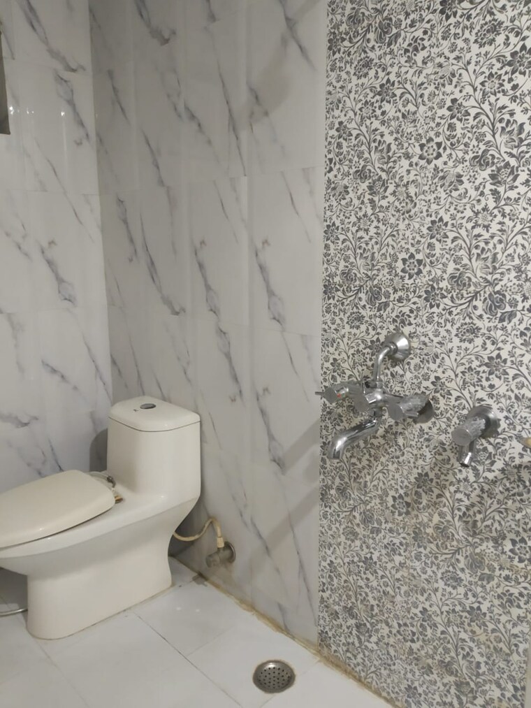 Bathroom, gomti nagar 2 Bedroom 1200 Sq.Ft. Independent House In Gomti Nagar Lucknow 9191087