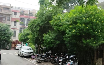 6+ BHK Independent House For Sale in Sector 36