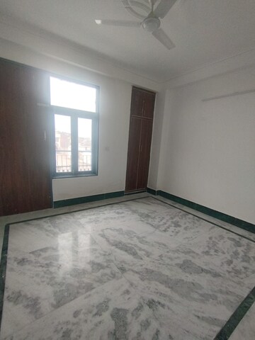 Room in 1 BHK Builder Floor at Chattarpur – for Rent