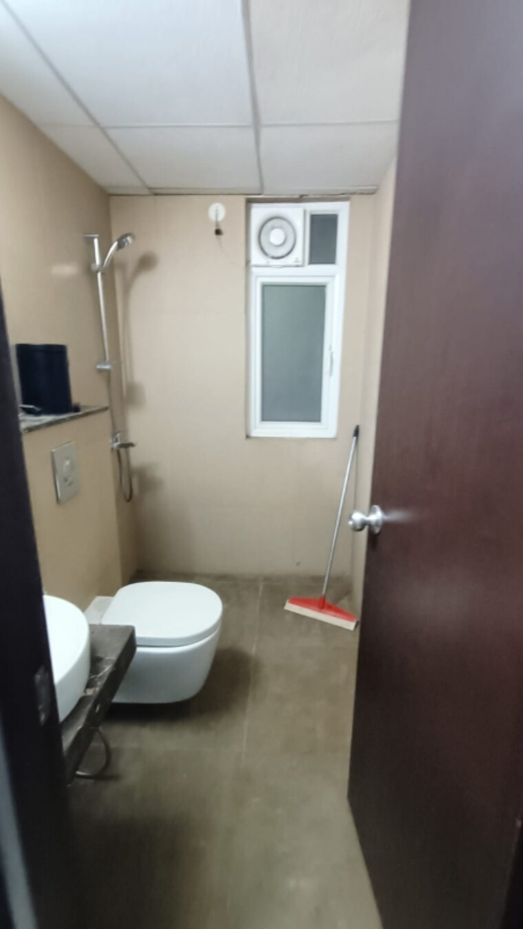 Bathroom, mahindra-vivante 2 Bedroom 750 Sq.Ft. Apartment In Andheri East Mumbai 9191147
