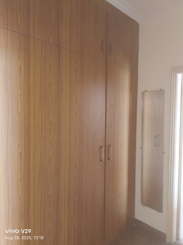 Bathroom in 3 BHK Apartment at Central Park I, Sector 42 – for Rent