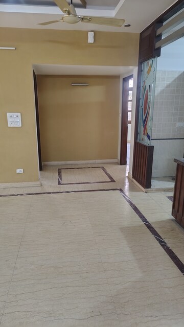 Furnished Amenities in 4 BHK Apartment at Sector 9 Wave City – for Sale