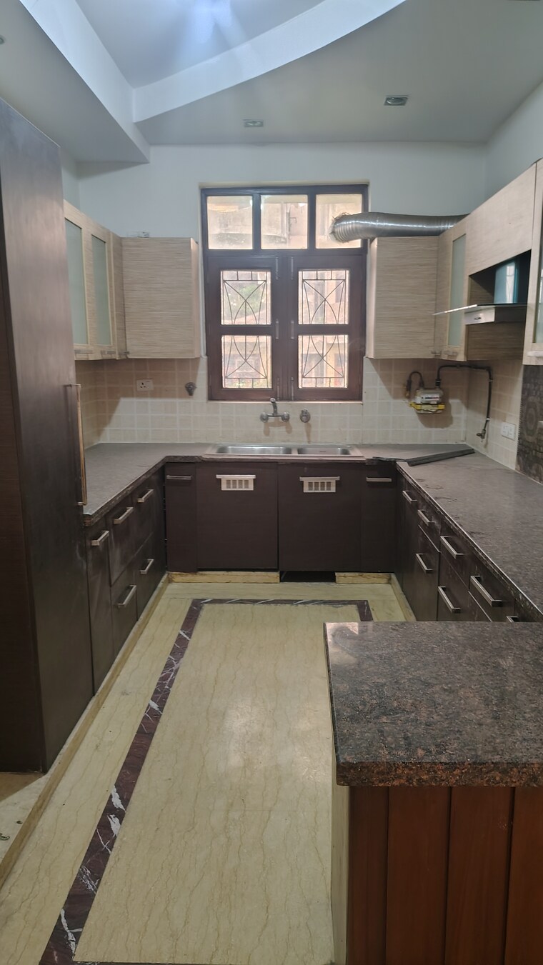 Kitchen, sector 9 wave city 4 Bedroom 2250 Sq.Ft. Apartment In Sector 9 Wave City Ghaziabad 9191277