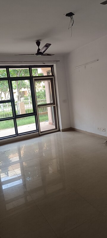 Room in 3 BHK Apartment at Eldeco Mystic Greens, Omicron I Greater Noida – for Sale