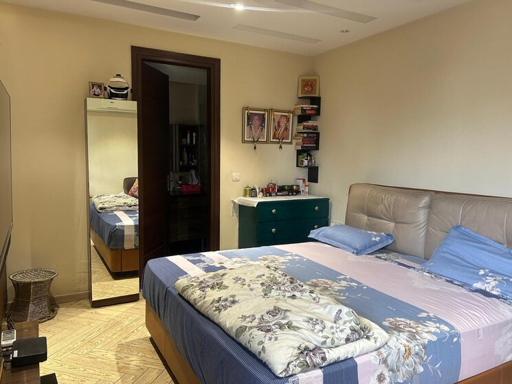 Bedroom, hauz khas 3 Bedroom 240 Sq.Yd. Builder Floor In Hauz Khas Delhi 9191259