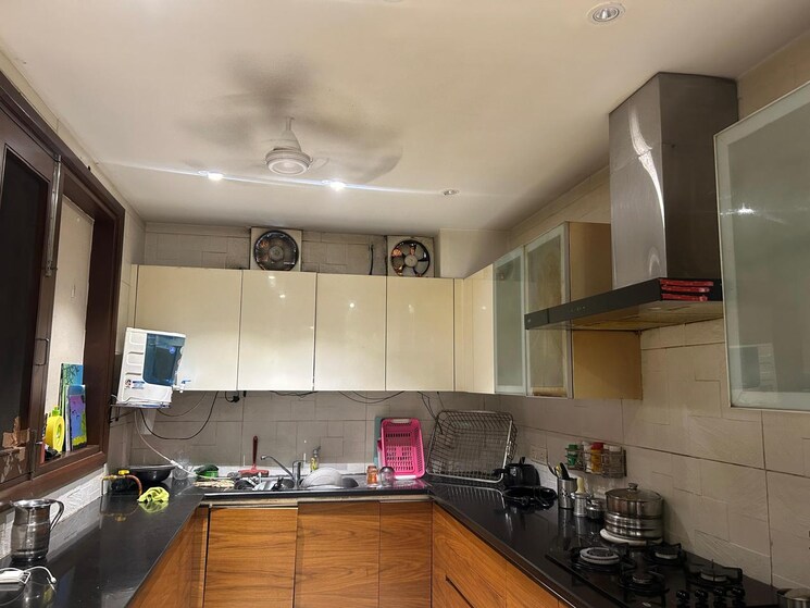 Kitchen, hauz khas 3 Bedroom 240 Sq.Yd. Builder Floor In Hauz Khas Delhi 9191259