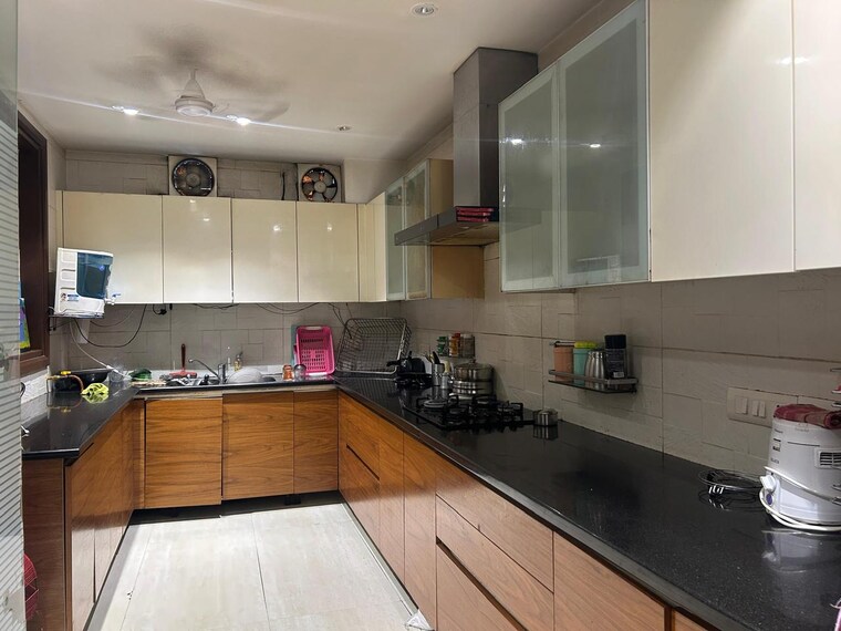 Kitchen, hauz khas 3 Bedroom 240 Sq.Yd. Builder Floor In Hauz Khas Delhi 9191259
