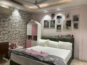 Bedroom in 3 BHK Builder Floor at Hauz Khas – for Sale