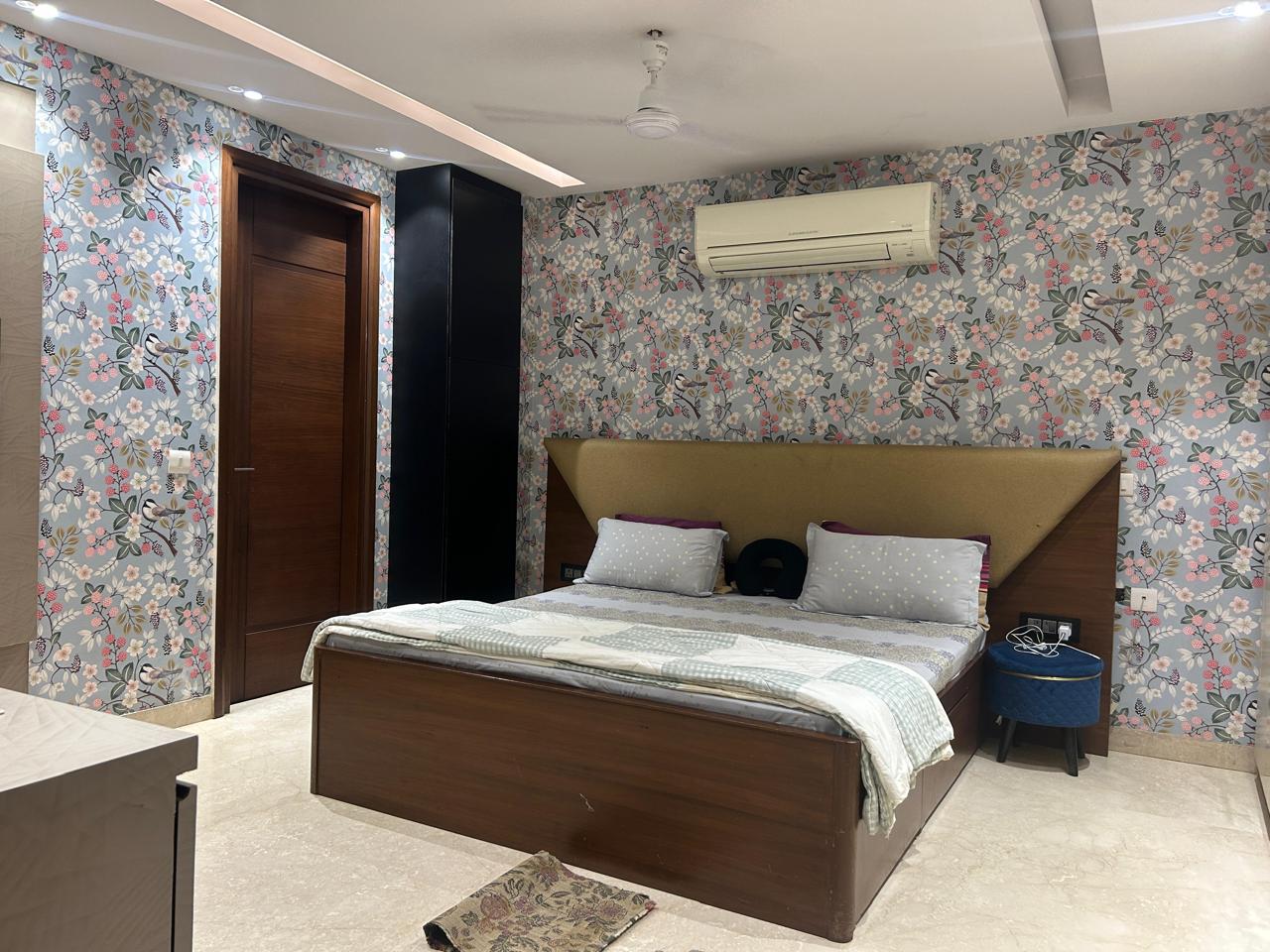 3 BHK + Pooja Room,Servant Room Builder Floor For Sale in Hauz Khas