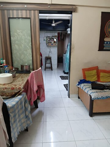 Team Area in 2 BHK Apartment at Vile Parle East – for Rent