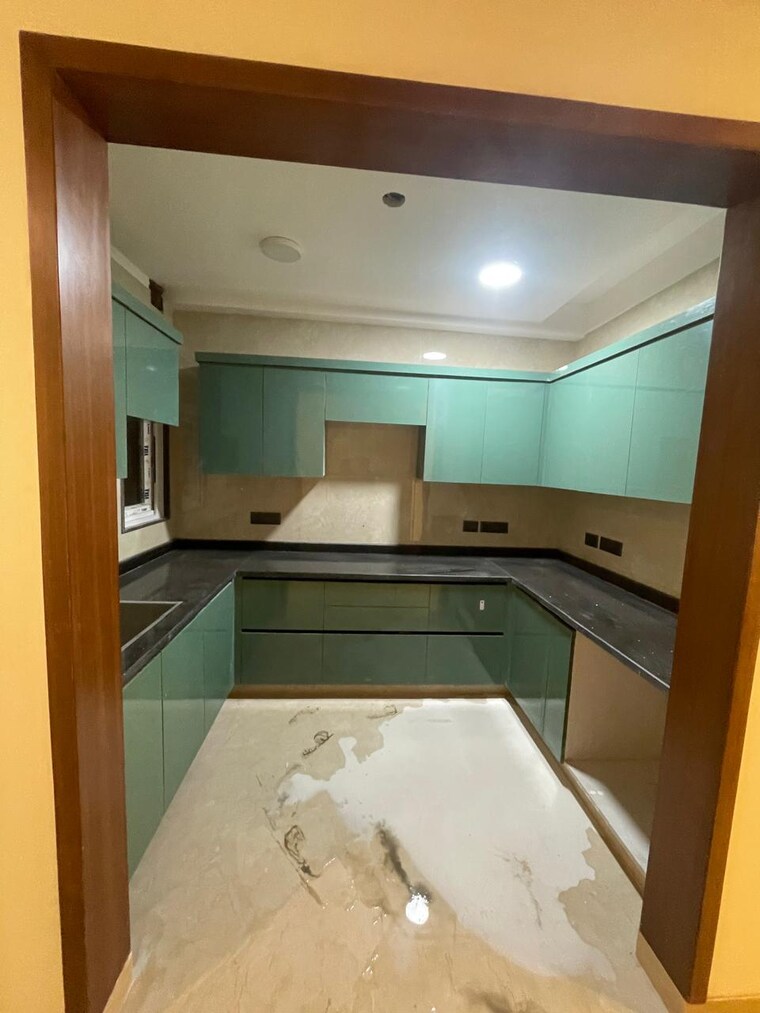 Kitchen, chittaranjan park 3 Bedroom 160 Sq.Yd. Builder Floor In Chittaranjan Park Delhi 9191284