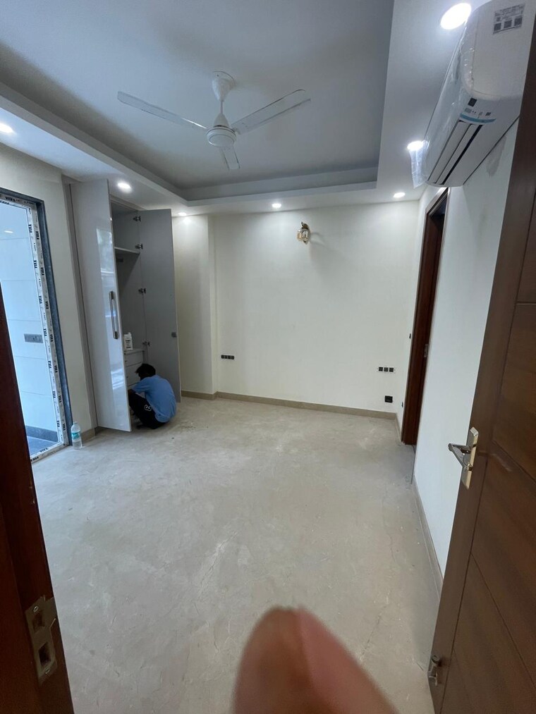Room, chittaranjan park 3 Bedroom 160 Sq.Yd. Builder Floor In Chittaranjan Park Delhi 9191284