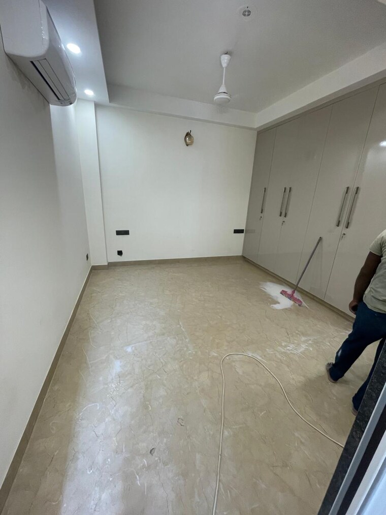 Room, chittaranjan park 3 Bedroom 160 Sq.Yd. Builder Floor In Chittaranjan Park Delhi 9191284