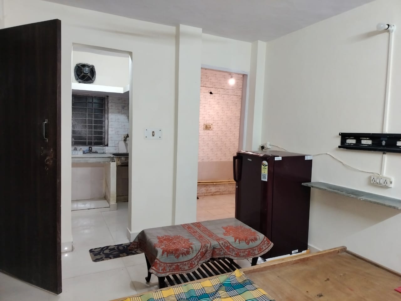1 Rk+ Extra Room Apartment For Rent in Pocket -F Sarita Vihar 