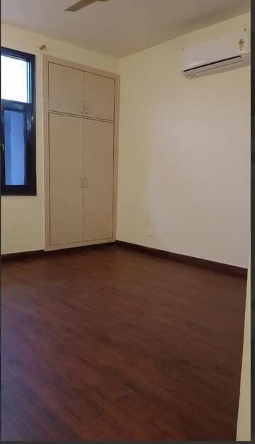 Room in 4 BHK Builder Floor at Sushant Lok 2, Sector 57 – for Sale