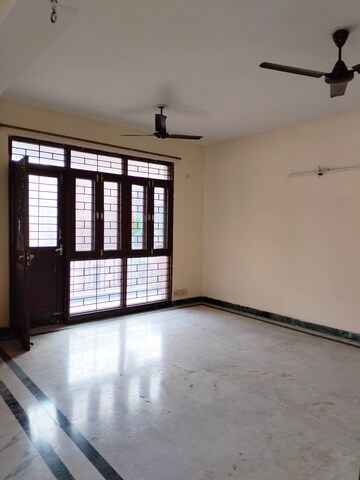 Room in 3.5 BHK Apartment at AEZ Aloha, Sector 57 – for Rent