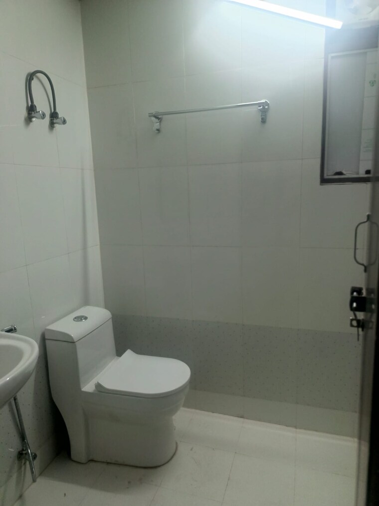 Bathroom, sector 49 2 Bedroom 750 Sq.Ft. Apartment In Sector 49 Noida 9191441