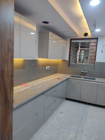 Kitchen in 3 BHK Builder Floor at Rps Palms, Sector 88 – for Sale