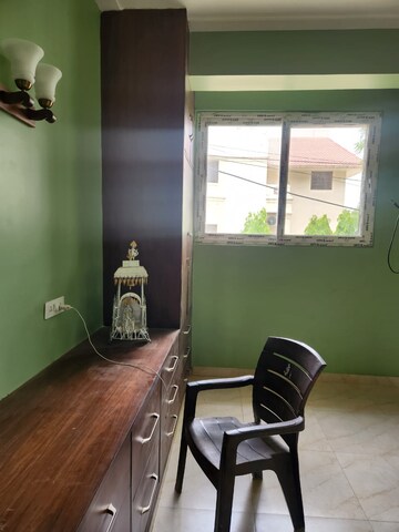 Furnished Amenities in 4 BHK Builder Floor at Sainik Farm – for Rent