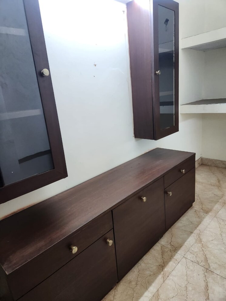 Kitchen, sainik farm 4 Bedroom 1250 Sq.Yd. Builder Floor In Sainik Farm Delhi 9191524