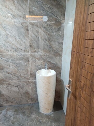 Bathroom in 3 BHK Builder Floor at Rps Palms, Sector 88 – for Sale