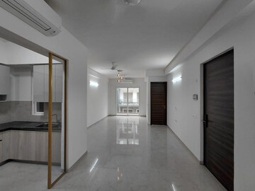 Building Lobby in 3 BHK Apartment at Smart World Orchard, Sector 61 – for Rent