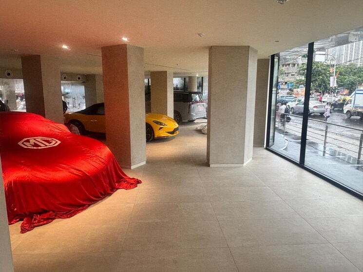  Parking, worli naka Commercial Showroom 4710 Sq.Ft. In Worli Naka Mumbai 9191544