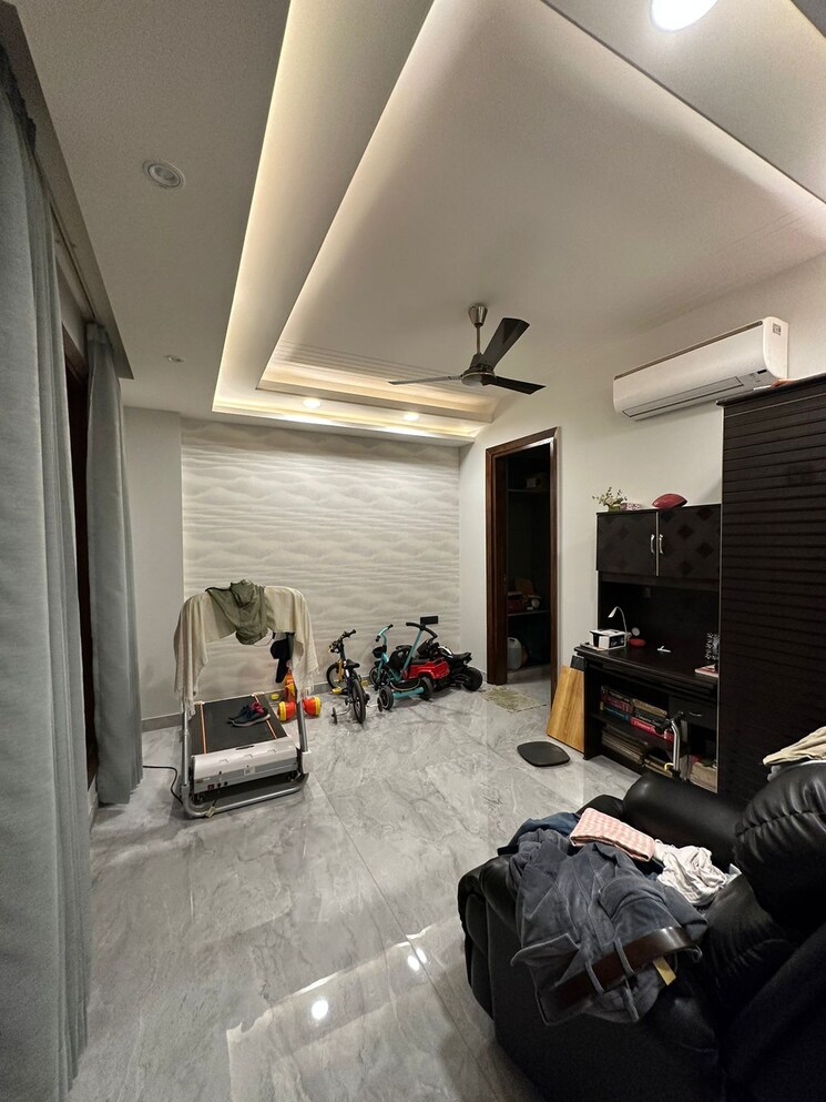  Parking, smart-world-orchard 3.5 Bedroom 1712 Sq.Ft. Apartment In Sector 61 Gurgaon 9191585