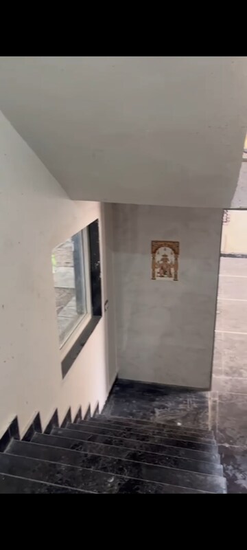 Furnished Amenities in 4 BHK Builder Floor at BPTP District Phase 2, Sector 84 – for Rent