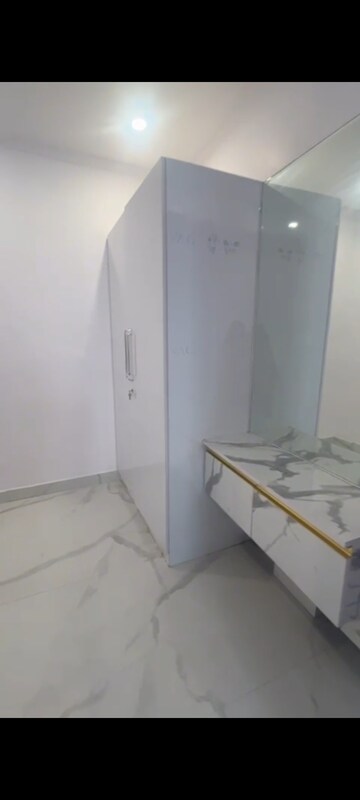 Building Lobby in 4 BHK Builder Floor at BPTP District Phase 2, Sector 84 – for Rent