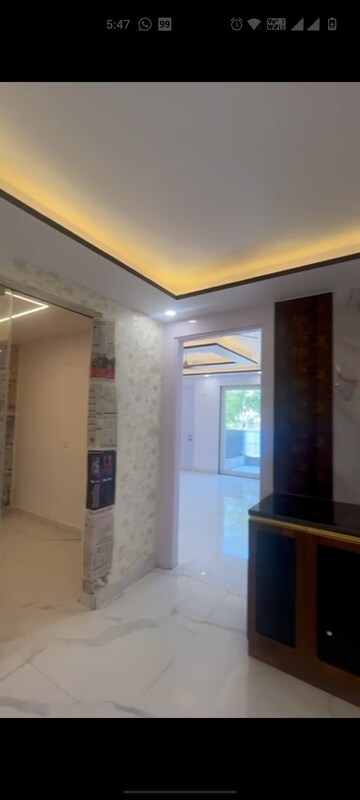 Building Lobby in 4 BHK Builder Floor at BPTP District Phase 2, Sector 84 – for Rent
