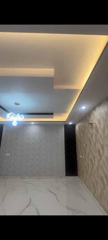 Furnished Amenities in 4 BHK Builder Floor at BPTP District Phase 2, Sector 84 – for Rent