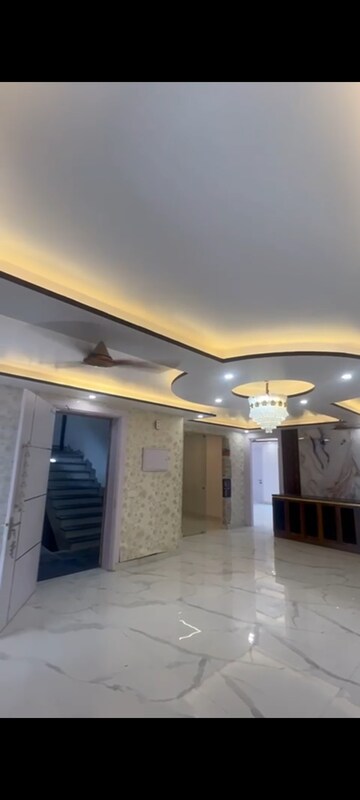 Building Lobby in 4 BHK Builder Floor at BPTP District Phase 2, Sector 84 – for Rent