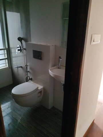 Master Bedroom in 2.5 BHK Apartment at Sumit Garden Grove, Borivali West – for Rent