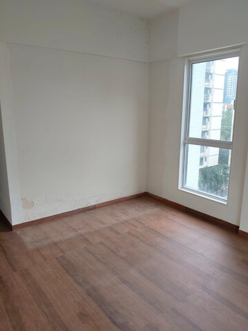 Room in 2.5 BHK Apartment at Sumit Garden Grove, Borivali West – for Rent