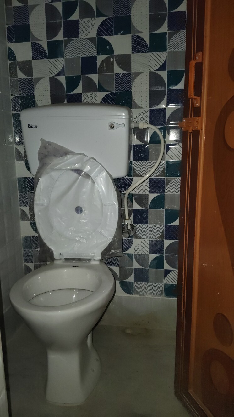 Bathroom, madhumanti-apartments 2 Bedroom 750 Sq.Ft. Apartment In Naktala Kolkata 9191649