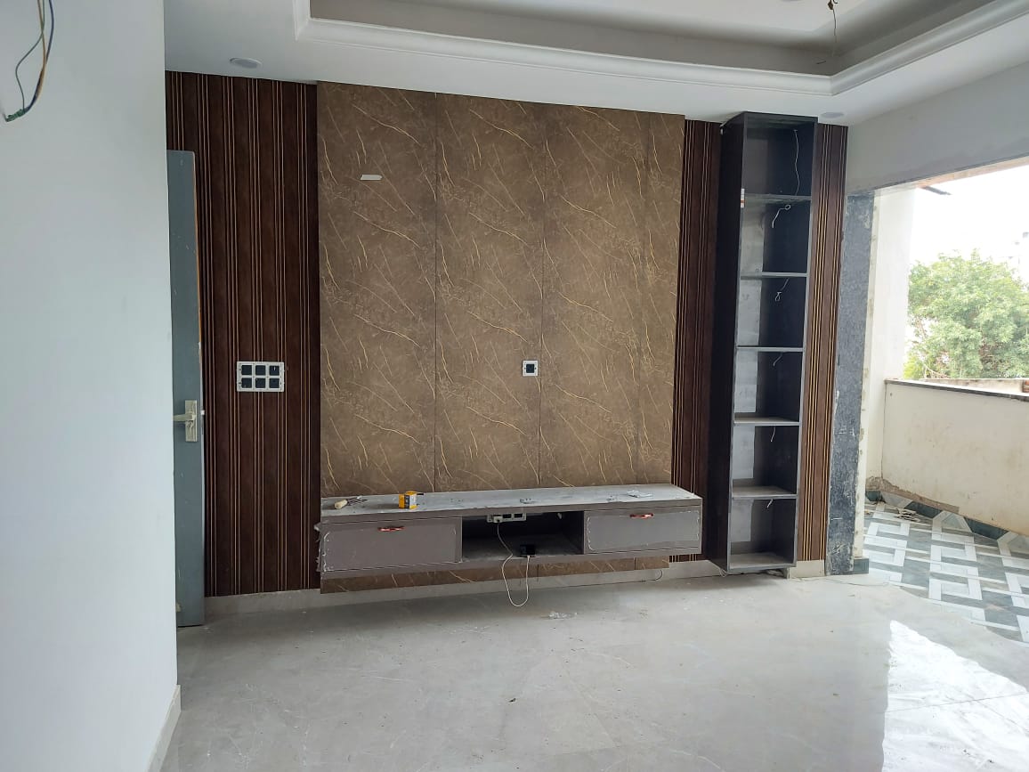 4 BHK + Servant Room Builder Floor For Sale in Parklands