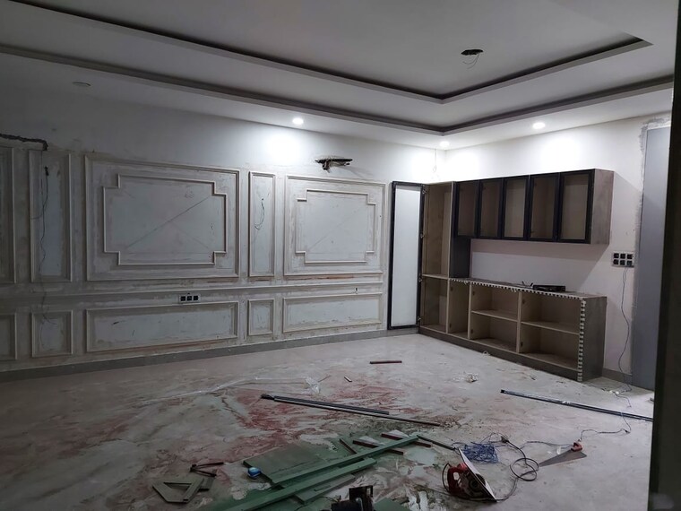 Room, parklands 4 Bedroom 250 Sq.Yd. Builder Floor In Sector 85 Faridabad 9191578