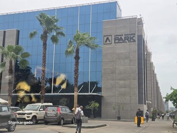  Office Space – Exterior View View at Vashi - for Rent
